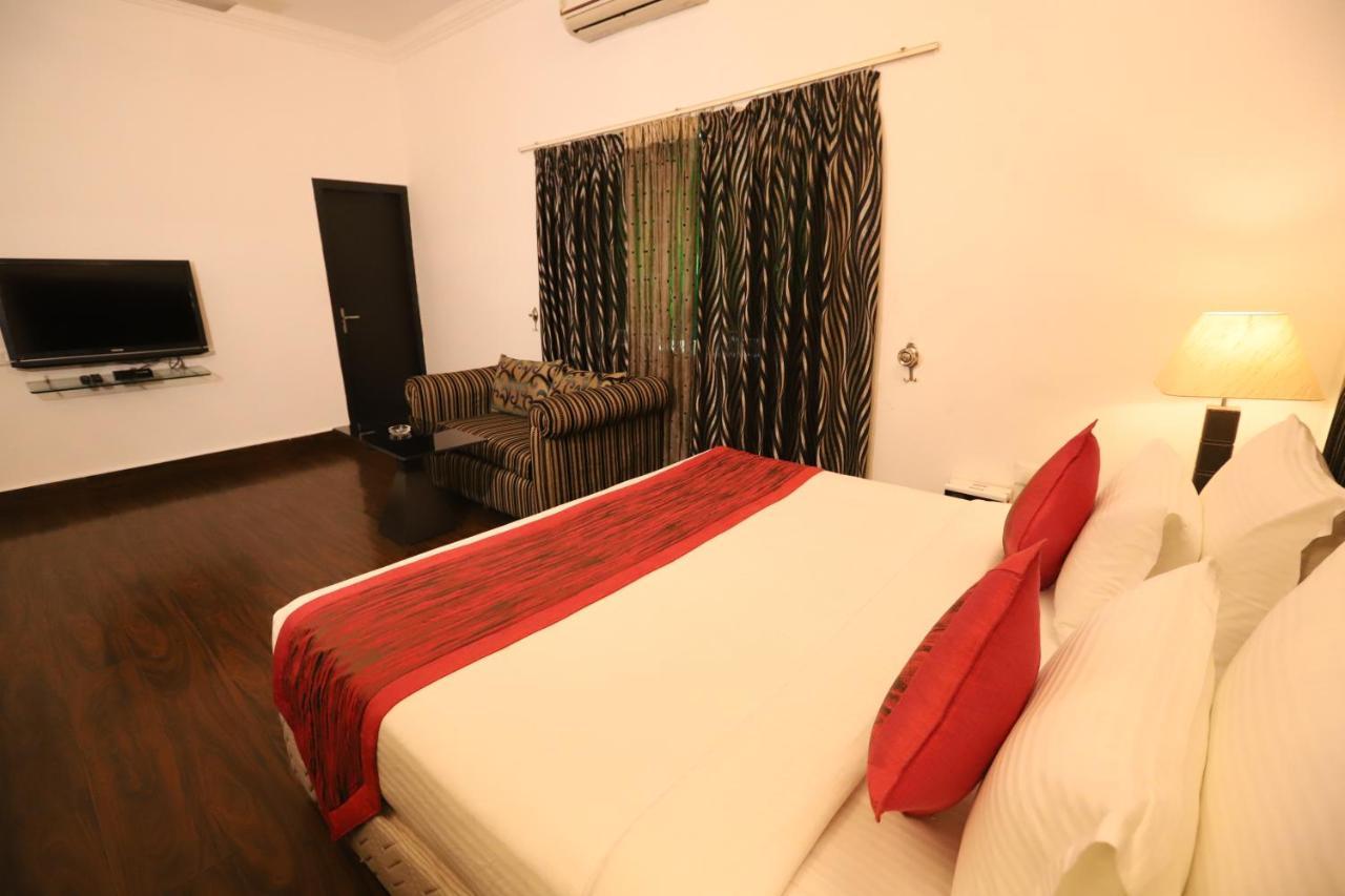 Hotel Capitol Hills - Greater Kailash Delhi New Delhi Eksteriør billede