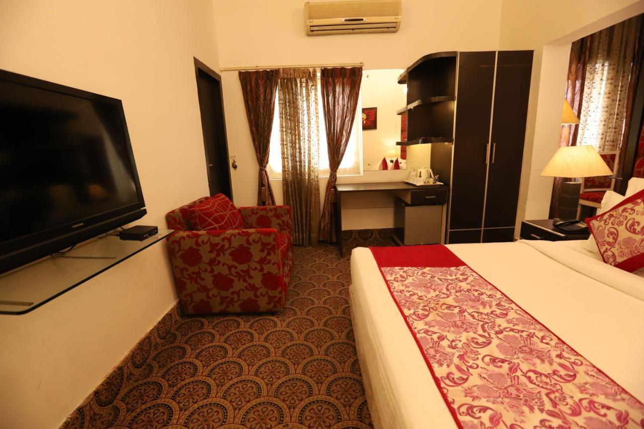 Hotel Capitol Hills - Greater Kailash Delhi New Delhi Eksteriør billede