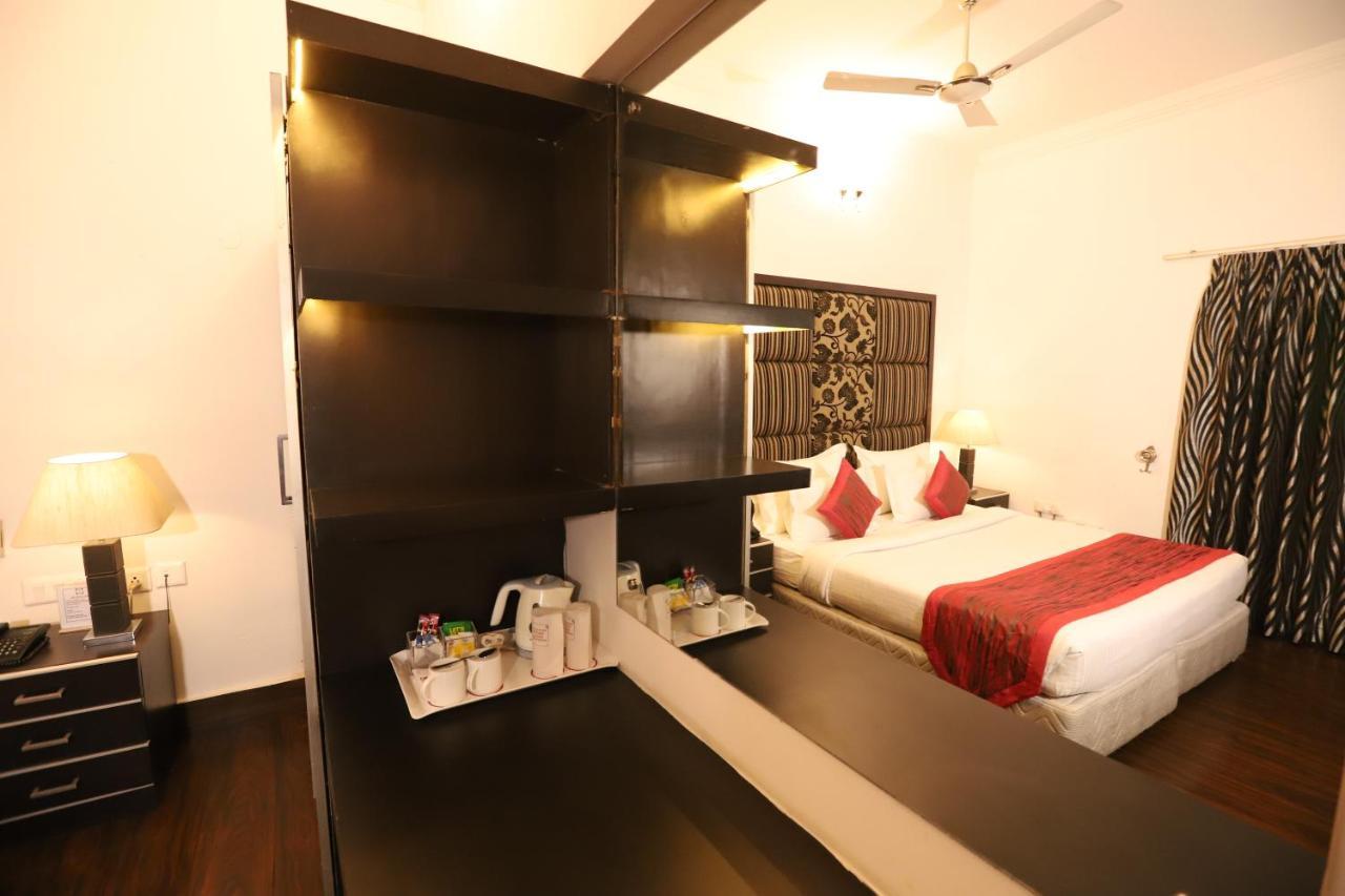 Hotel Capitol Hills - Greater Kailash Delhi New Delhi Eksteriør billede