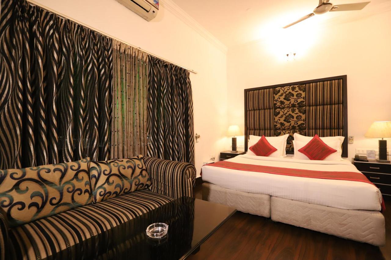 Hotel Capitol Hills - Greater Kailash Delhi New Delhi Eksteriør billede